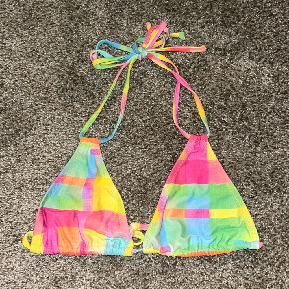Kulani Kinis top